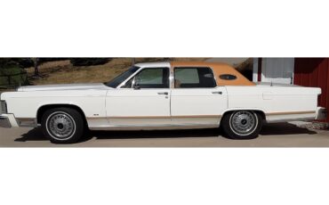 Lincoln-Town-car-1978-White-Gold