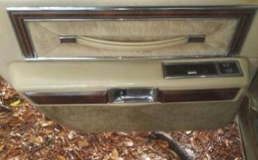 Lincoln-Town-car-1979-1