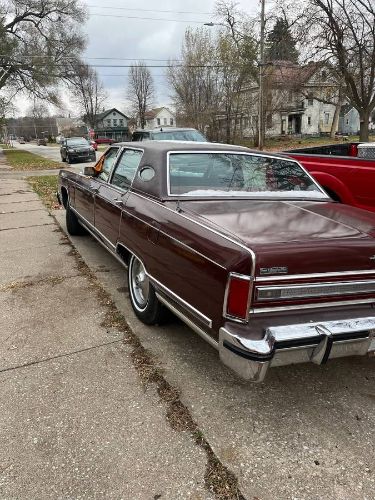 Lincoln-Town-car-1979-2