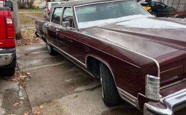 Lincoln-Town-car-1979-4