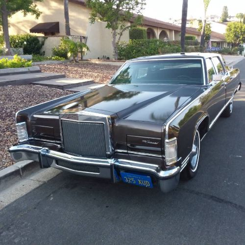 Lincoln-Town-car-1979-Dark-metallic-brown-Black-Cloth-1