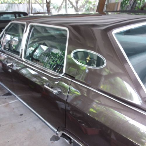 Lincoln-Town-car-1979-Dark-metallic-brown-Black-Cloth-11