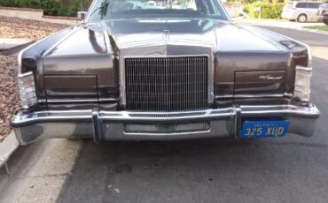 Lincoln-Town-car-1979-Dark-metallic-brown-Black-Cloth-2