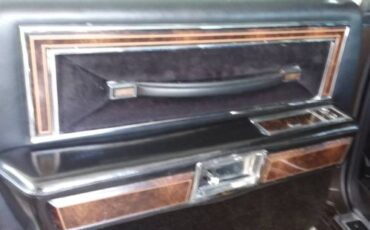 Lincoln-Town-car-1979-Dark-metallic-brown-Black-Cloth-5