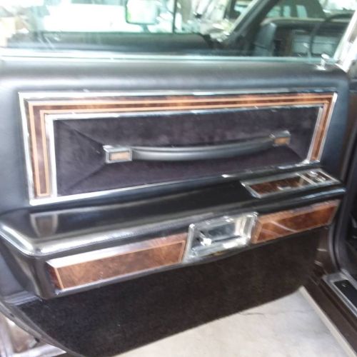 Lincoln-Town-car-1979-Dark-metallic-brown-Black-Cloth-5