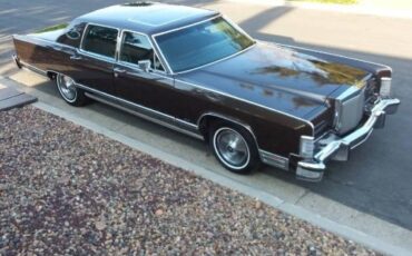 Lincoln-Town-car-1979-Dark-metallic-brown-Black-Cloth-7