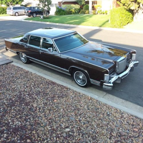 Lincoln-Town-car-1979-Dark-metallic-brown-Black-Cloth-7