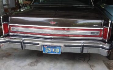 Lincoln-Town-car-1979-Dark-metallic-brown-Black-Cloth-9