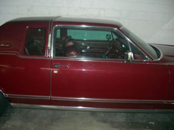 Lincoln-Town-car-1979-Red-Red-Leather-2