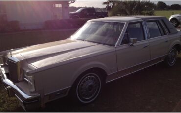 Lincoln-Town-car-1981-Cream-Gold-6