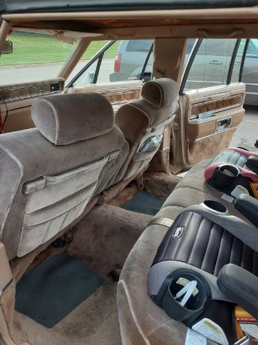 Lincoln-Town-car-1984-2