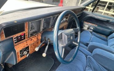 Lincoln-Town-car-1986-WhiteBlue-Top-22