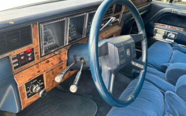 Lincoln-Town-car-1986-WhiteBlue-Top-25
