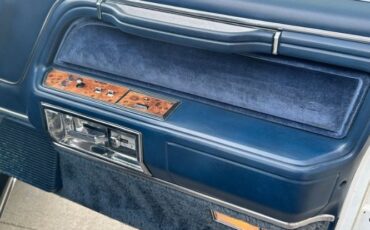Lincoln-Town-car-1986-WhiteBlue-Top-28