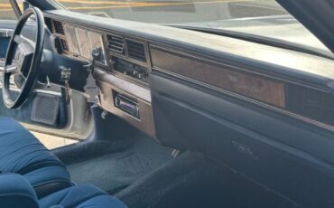 Lincoln-Town-car-1986-WhiteBlue-Top-29