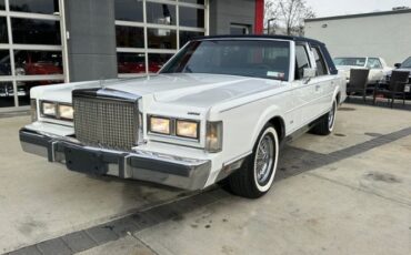 Lincoln-Town-car-1986-WhiteBlue-Top-3