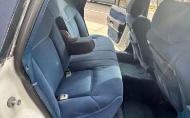 Lincoln-Town-car-1986-WhiteBlue-Top-30