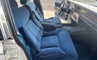 Lincoln-Town-car-1986-WhiteBlue-Top-31