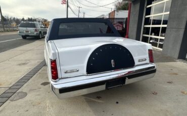Lincoln-Town-car-1986-WhiteBlue-Top-34