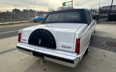 Lincoln-Town-car-1986-WhiteBlue-Top-38