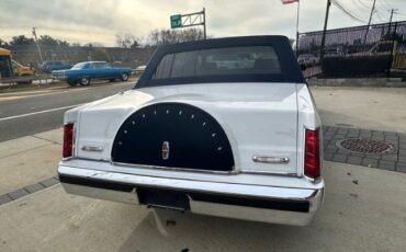 Lincoln-Town-car-1986-WhiteBlue-Top-39