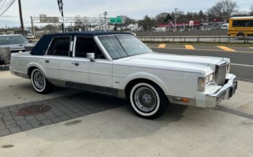 Lincoln-Town-car-1986-WhiteBlue-Top-44