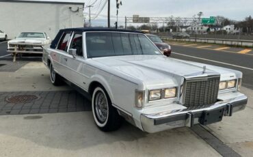 Lincoln-Town-car-1986-WhiteBlue-Top-47