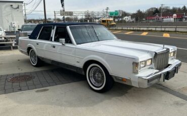 Lincoln-Town-car-1986-WhiteBlue-Top-48