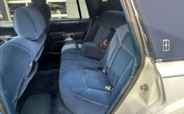 Lincoln-Town-car-1986-WhiteBlue-Top-6