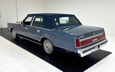 Lincoln-Town-car-1987-Glacier-Blue-Shadow-Blue-1