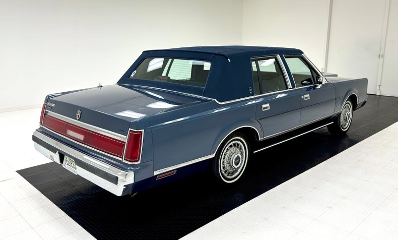 Lincoln-Town-car-1987-Glacier-Blue-Shadow-Blue-13