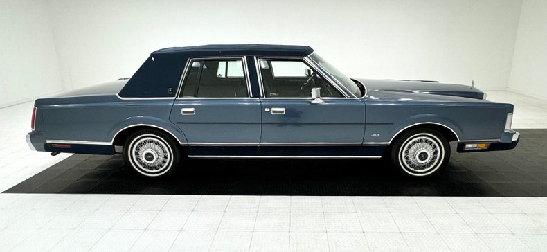 Lincoln-Town-car-1987-Glacier-Blue-Shadow-Blue-14