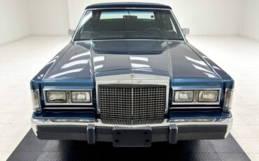 Lincoln-Town-car-1987-Glacier-Blue-Shadow-Blue-16