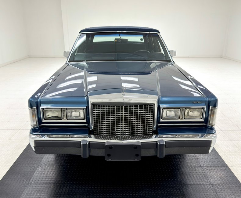 Lincoln-Town-car-1987-Glacier-Blue-Shadow-Blue-16