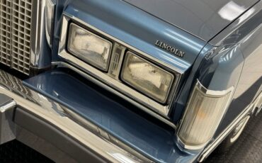 Lincoln-Town-car-1987-Glacier-Blue-Shadow-Blue-18