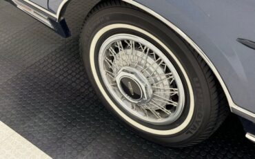 Lincoln-Town-car-1987-Glacier-Blue-Shadow-Blue-19