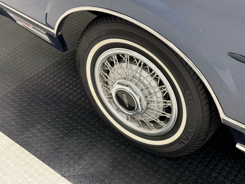 Lincoln-Town-car-1987-Glacier-Blue-Shadow-Blue-19