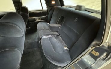 Lincoln-Town-car-1987-Glacier-Blue-Shadow-Blue-2