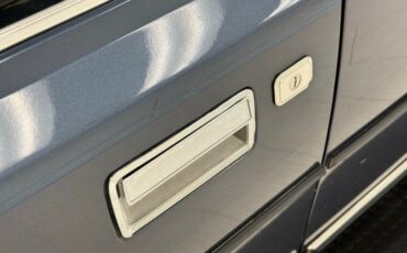 Lincoln-Town-car-1987-Glacier-Blue-Shadow-Blue-24