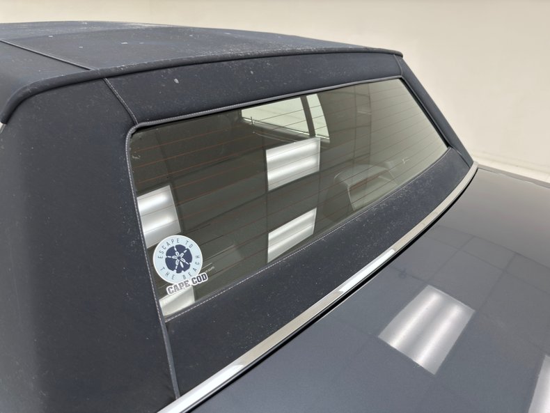 Lincoln-Town-car-1987-Glacier-Blue-Shadow-Blue-26