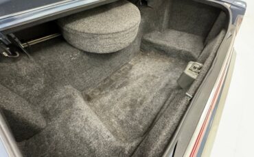 Lincoln-Town-car-1987-Glacier-Blue-Shadow-Blue-38