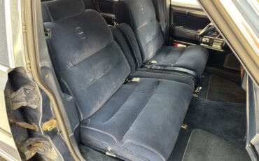 Lincoln-Town-car-1987-Glacier-Blue-Shadow-Blue-4
