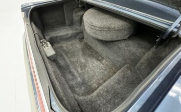 Lincoln-Town-car-1987-Glacier-Blue-Shadow-Blue-40