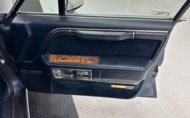 Lincoln-Town-car-1987-Glacier-Blue-Shadow-Blue-45