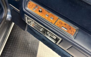 Lincoln-Town-car-1987-Glacier-Blue-Shadow-Blue-46