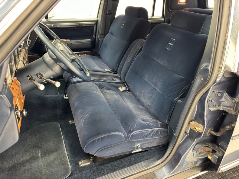 Lincoln-Town-car-1987-Glacier-Blue-Shadow-Blue-48