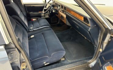 Lincoln-Town-car-1987-Glacier-Blue-Shadow-Blue-5