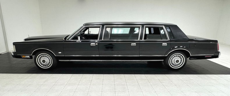 Lincoln-Town-car-1988-Black-Blue-1
