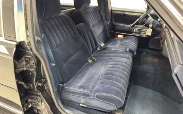 Lincoln-Town-car-1988-Black-Blue-11