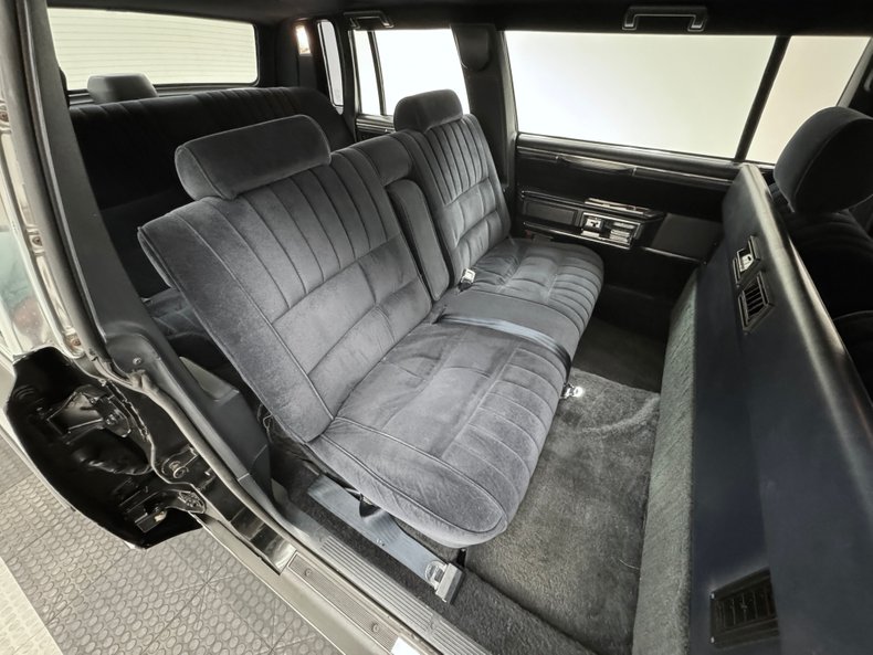 Lincoln-Town-car-1988-Black-Blue-12